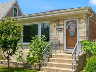 7004 W School St, Chicago, IL 60634