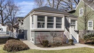 2404 Ridgeway Ave, Evanston, IL 60201