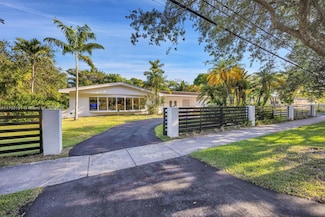 6970 SW 124th St, Miami, FL 33156