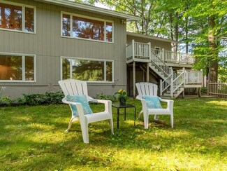 71 Mainmast Cir, New Castle, NH 03854