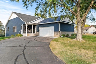 1107 Golden Way NW, Isanti, MN 55040