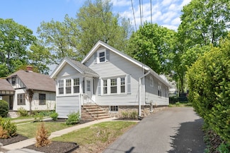 633 Lagrange St, West Roxbury, MA 02132