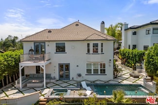 21615 Medina Estates Dr, Woodland Hills, CA 91364