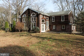 41 Church St, Lumberton, NJ 08048