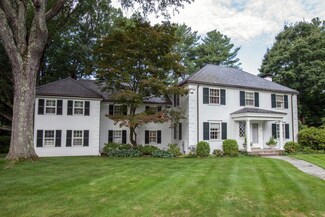 42 Chatham Cir, Wellesley Hills, MA 02481