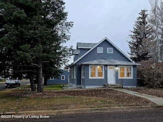 201 6th Ave NW, Bowman, ND 58623