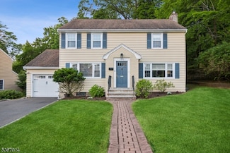 164 Forest Hill Rd, West Orange, NJ 07052