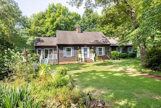 11766 Five Forks Rd, Farmville, VA 23901