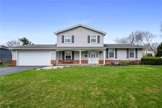 28 Wheatstone Cir, Fairport, NY 14450