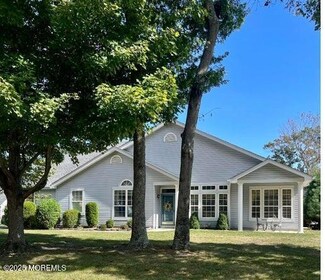 97 Sandpiper Dr, Bayville, NJ 08721