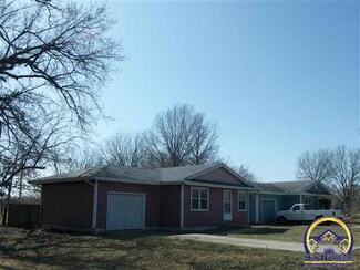 804 E Front St, Perry, KS 66073