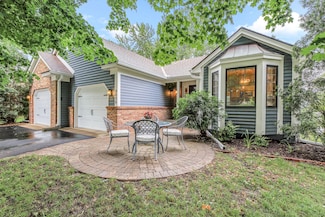 3050 Seminary Dr, New Brighton, MN 55112