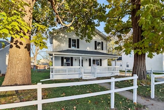 323 Center Ave, Janesville, WI 53548