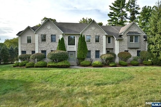 18 Bradley Ln, Montvale, NJ 07645