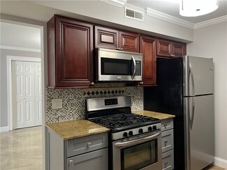 131 Fordson Ave Unit 4, Cranston, RI 02910