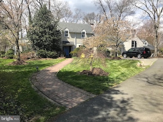 1105 Vassar Rd, Alexandria, VA 22314