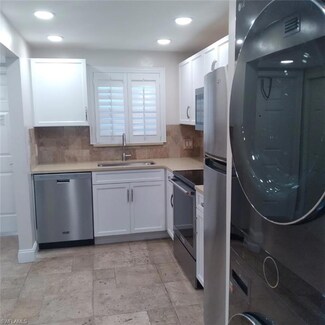 101 Forest Lakes Blvd Unit 104, Naples, FL 34105