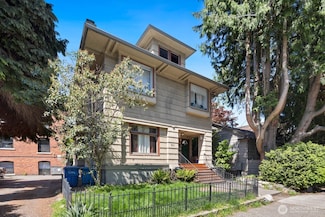 711 Summit Ave E, Seattle, WA 98102