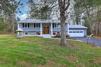 7 Deerfield Dr, Sandy Hook, CT 06482