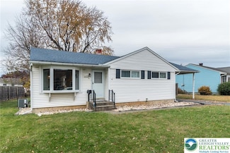 2152 Blossom Ln, Bethlehem, PA 18018