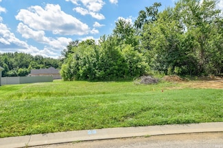 3587 Sand Dr, Ohio Township, IN 47630