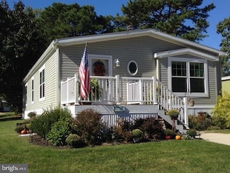 13 Nancy Ln, Barnegat, NJ 08005