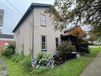 417 11th St, Franklin, PA 16323