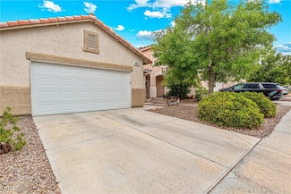 8853 Kingswood Dr, Las Vegas, NV 89147