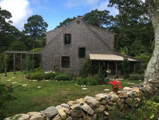 31 Millstone Ln, Vineyard Haven, MA 02568