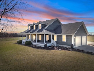 18415 Nutmeg Rd, Argos, IN 46501