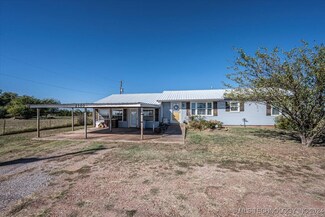 2103 E Highland St, Tecumseh, OK 74873