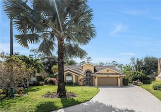 593 Country Walk Ct, Naples, FL 34104