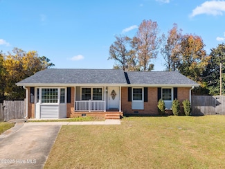 315 Sterling Ct, Jacksonville, NC 28546