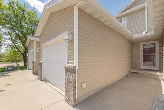 3424 Destin Dr, Waterloo, IA 50702