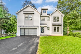 264 Harvester Rd, Fairfield, CT 06825