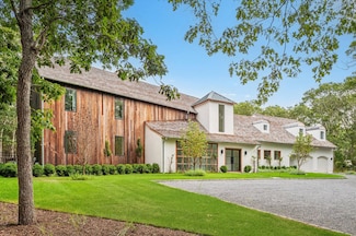 6 Grape Arbor Ln, East Hampton, NY 11937