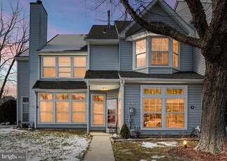 817 Thoreau Ln, Williamstown, NJ 08094