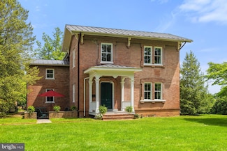 306 W Market St, Leesburg, VA 20176