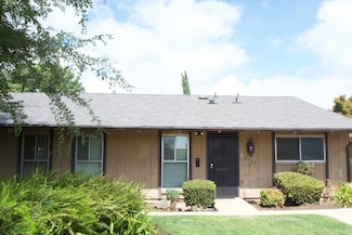 4909 N 7th St Unit T, Fresno, CA 93726