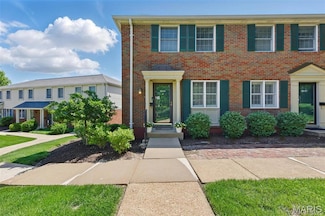 8959 S Swan Cir, Saint Louis, MO 63144