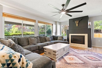 8288 W Chestnut Ave, Littleton, CO 80128