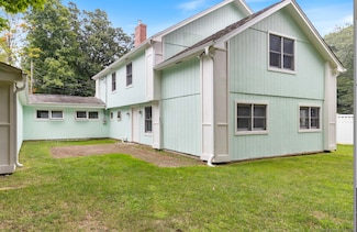 157 Pine Orchard Rd, Branford, CT 06405