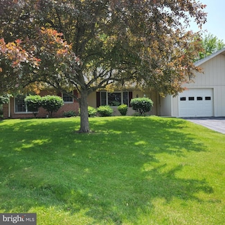 11980 N Woodlea Dr, Waynesboro, PA 17268