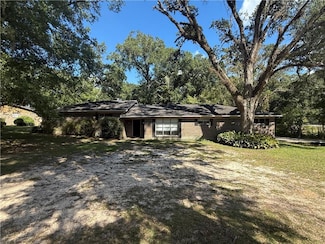 6350 Gilbert Dr W, Satsuma, AL 36572