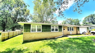 1214 7th St, Monett, MO 65708