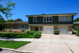 4444 Oak Ave, Lyons, IL 60534