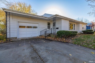 1324 E Douglas St, Goshen, IN 46528