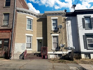 30 Benkard Ave, Newburgh, NY 12550
