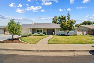 713 W Pine St, Exeter, CA 93221