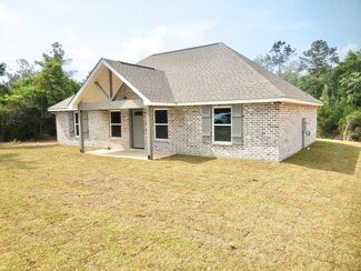 9 Forest Breland Rd, Poplarville, MS 39470
